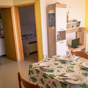 Apartman Elza, Povljana